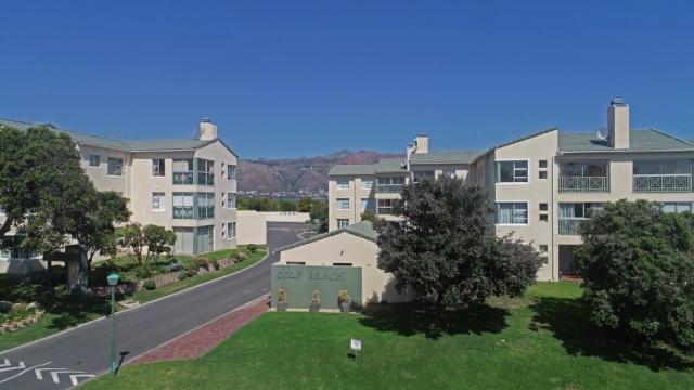 2 Bedroom Property for Sale in Greenways Golf Estate Western Cape